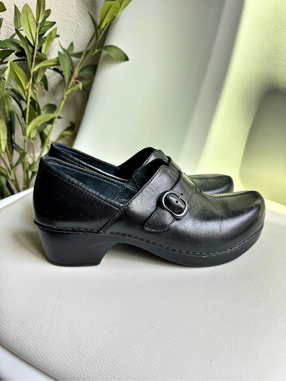 Dansko Tamara Black Leather Buckle Clogs EU 39 US 8.5-9 Comfort Shoes